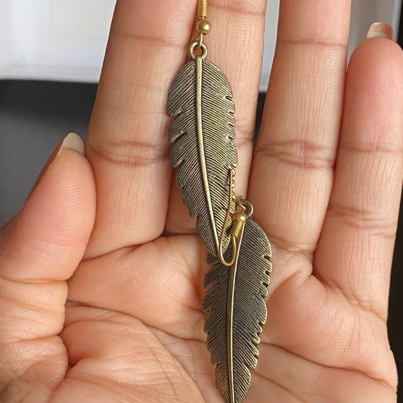 Earrings - Picture 2 of 5